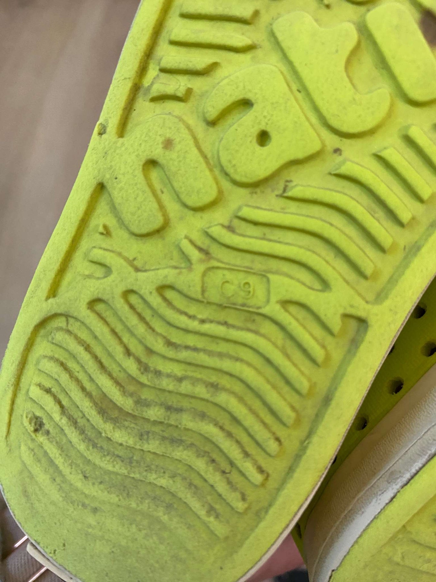 NATIVE brand neon green, Shoes 9 (Toddler:2-4yr)
