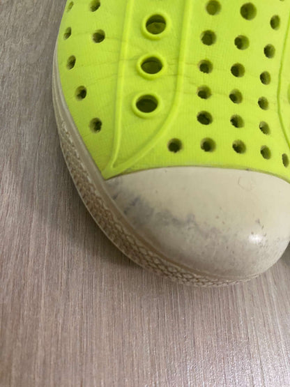 NATIVE brand neon green, Shoes 9 (Toddler:2-4yr)