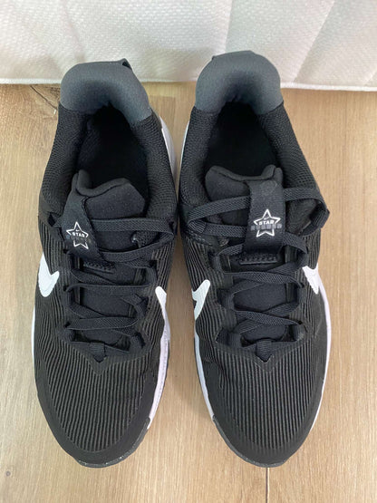NIKE sneakers /shoe black and white, Shoes 2 (Kids:4-8yr)