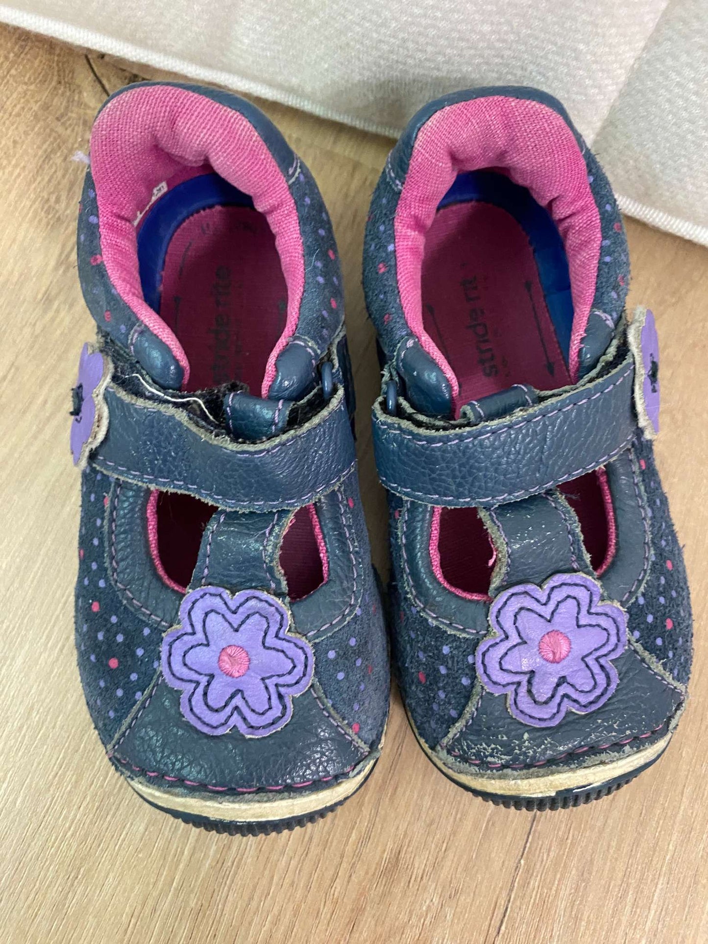 Stride Rite, blue/purple flower velcro strap shoe., Shoes 6.5 (Walkers:12-24 mth)
