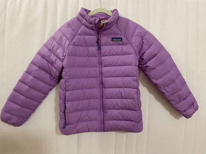 Patagonia Girls purple jacket. (Retails: $169), Kids 7