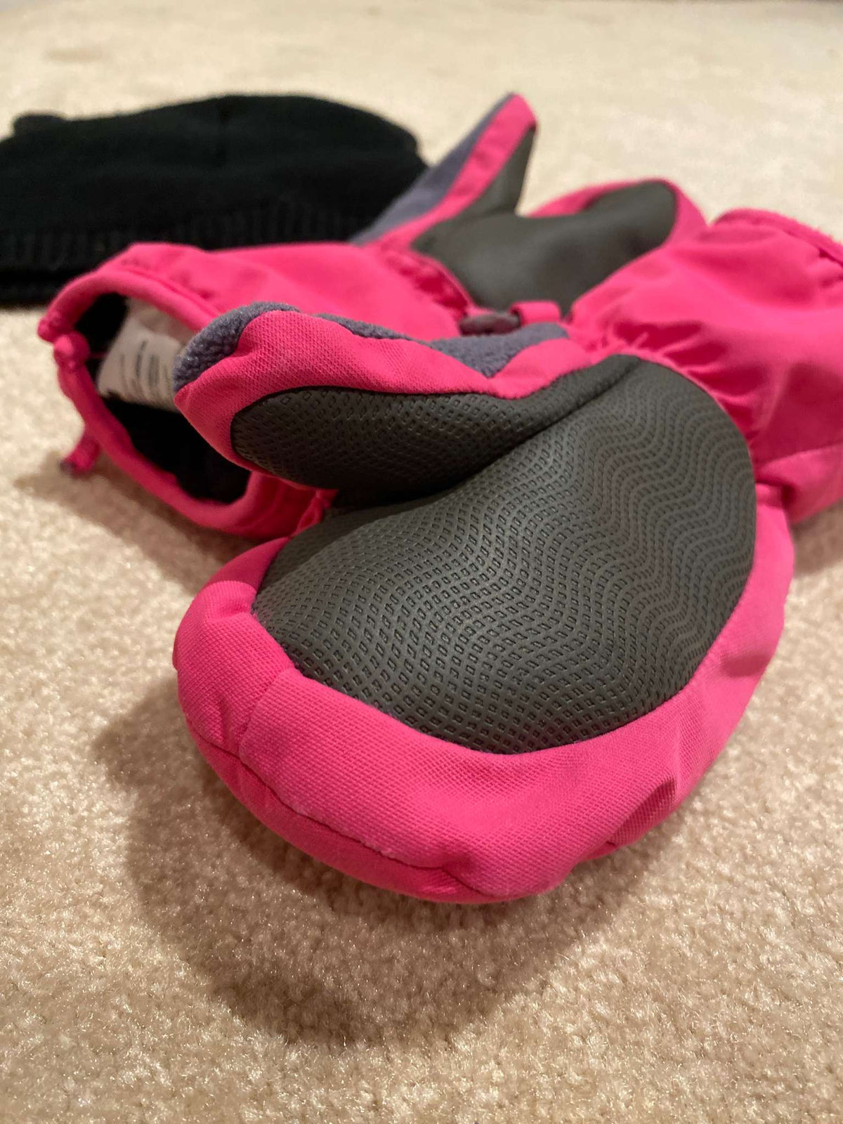 HEAD brand pink mittens + cute cat beanie / tuque, Kids 2T