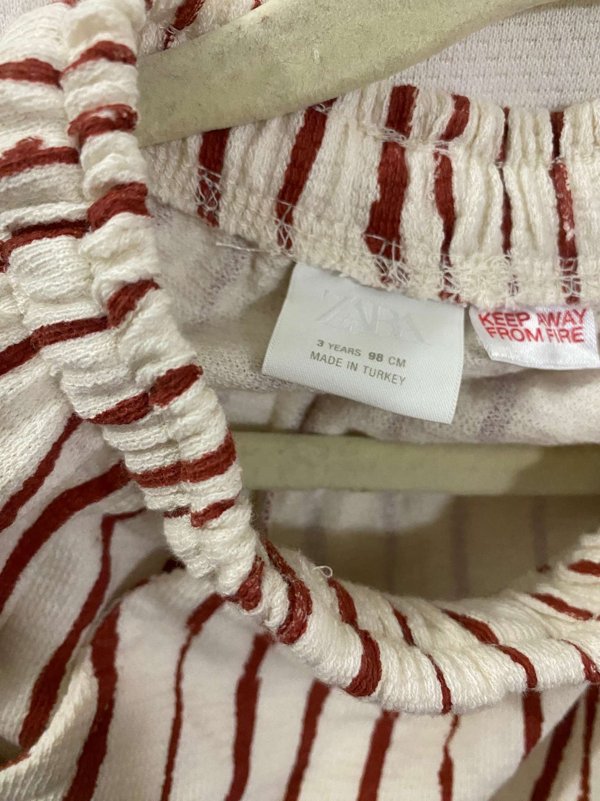 Zara Brand: Cute Pull on Pants, White with red lines, Kids 3T