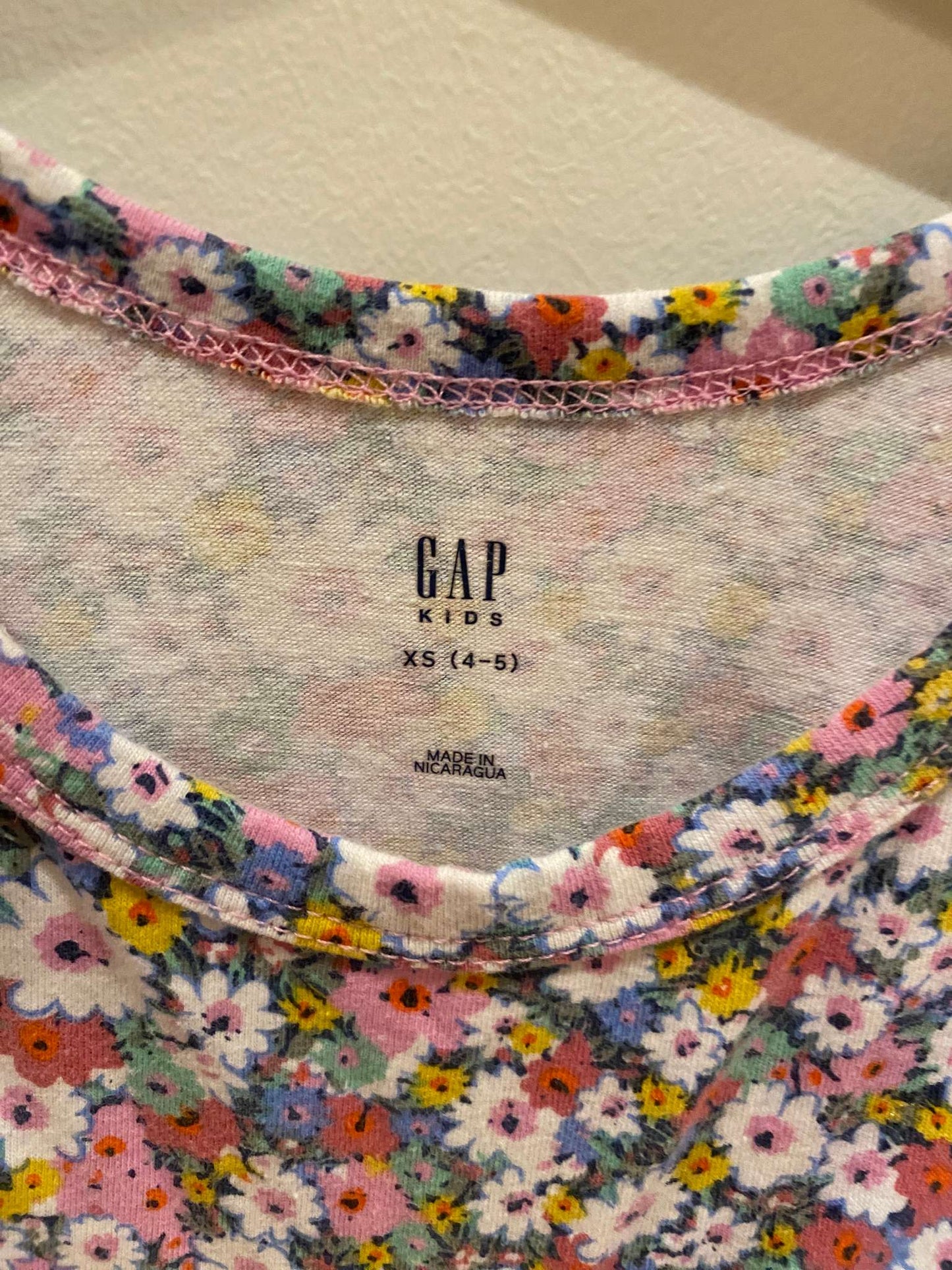 2 dresses: Gap multi-flowers + Joe Fresh denim style with white flowers, Kids 4/4T