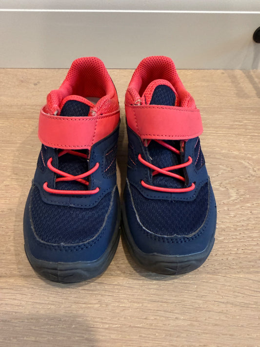 Decathalon Kids Hiking Shoes, Size 10.5 Toddler, Shoes 10.5 (Toddler:2-4yr)