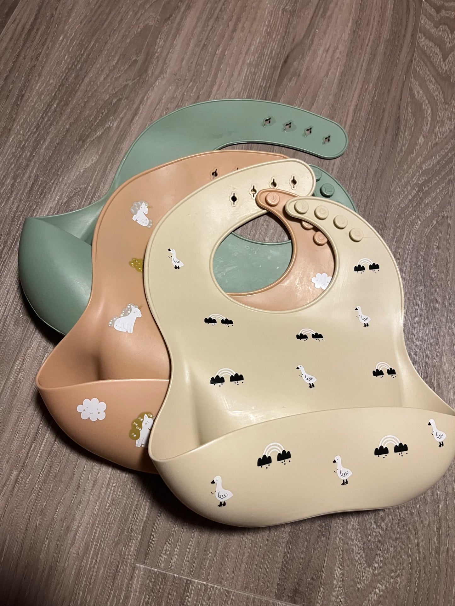 Silicone Bibs with Crumb Catchers (3)