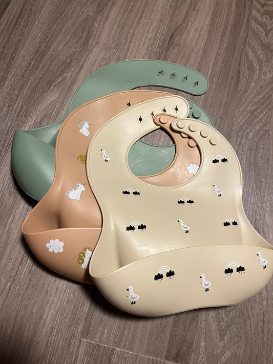 Silicone Bibs with Crumb Catchers (3)