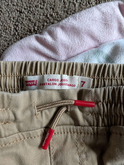 size 6/7 tan Levi pants, Kids 6/6X