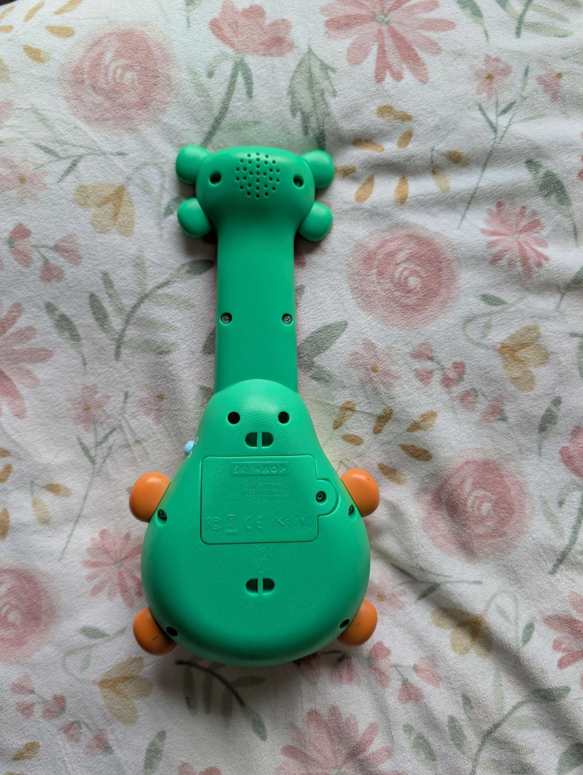 Skip and Hop Avocado guitar