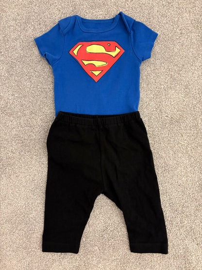DC Superman Short-Sleeve Bodysuit and Uniqlo Black Cropped Leggings, 12-18 months, Kids 18 Month (12-18M)