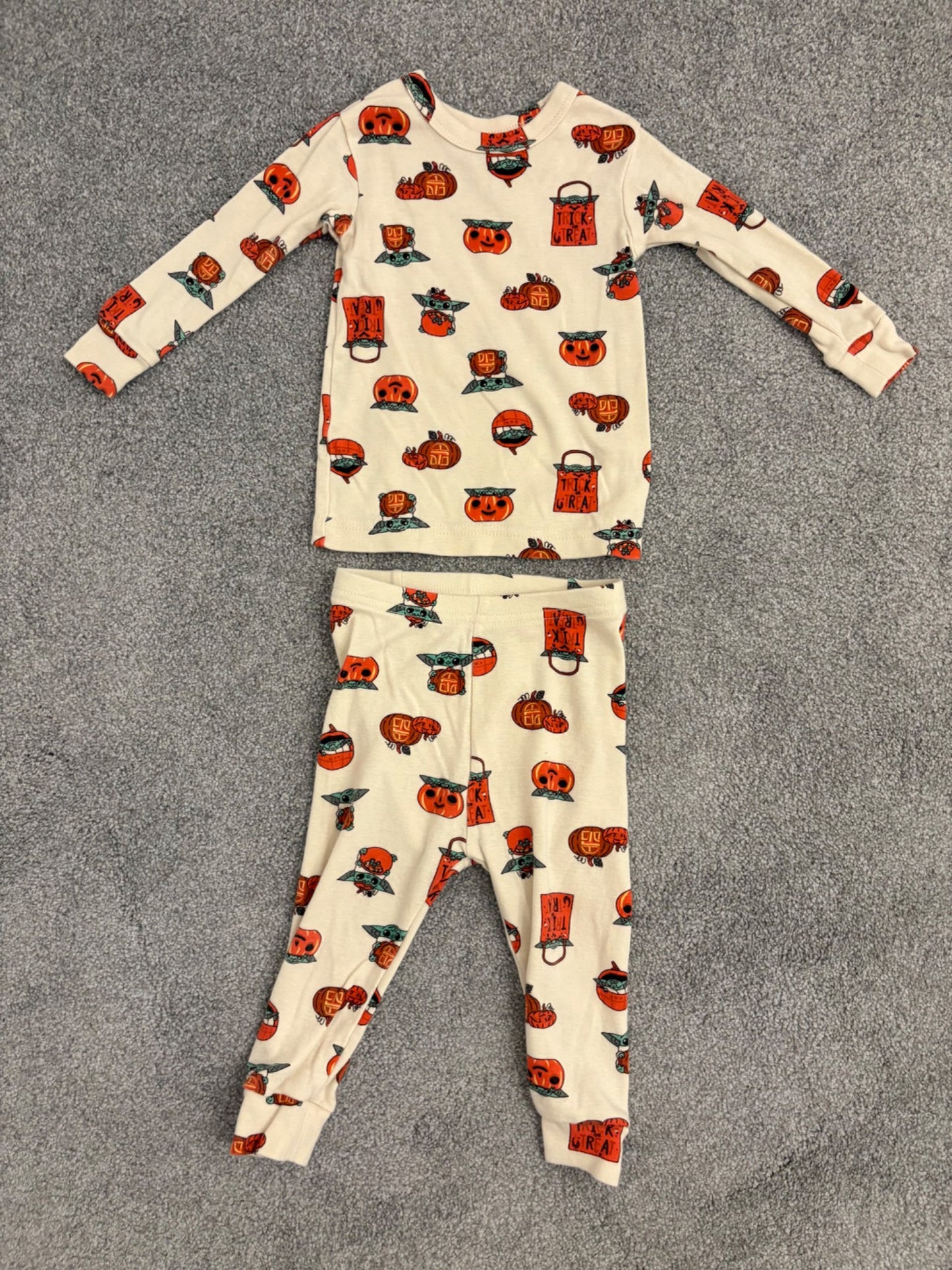 Baby Gap Star Wars 100% Organic Cotton Halloween Grogu PJ Set, 12-18 months, Kids 18 Month (12-18M)