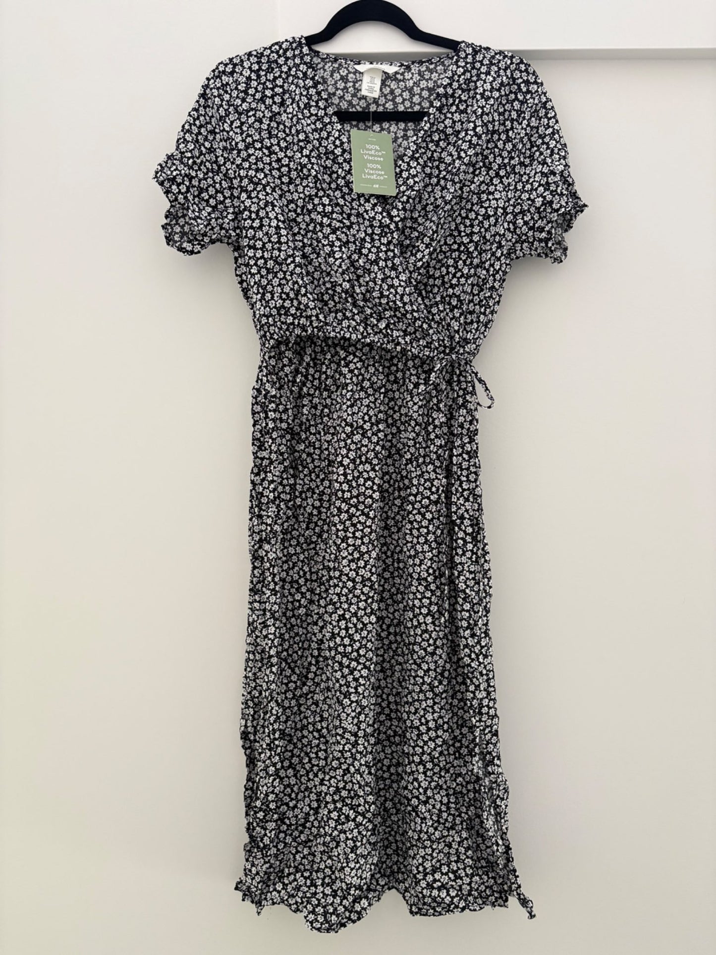 H&M MAMA Short-Sleeve Wrap-Front Nursing Dress, Black/Floral, Size M, NWT, Maternity M (8-10)