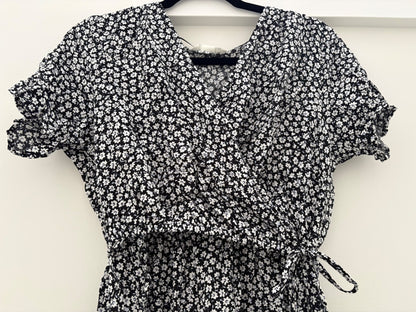 H&M MAMA Short-Sleeve Wrap-Front Nursing Dress, Black/Floral, Size M, NWT, Maternity M (8-10)