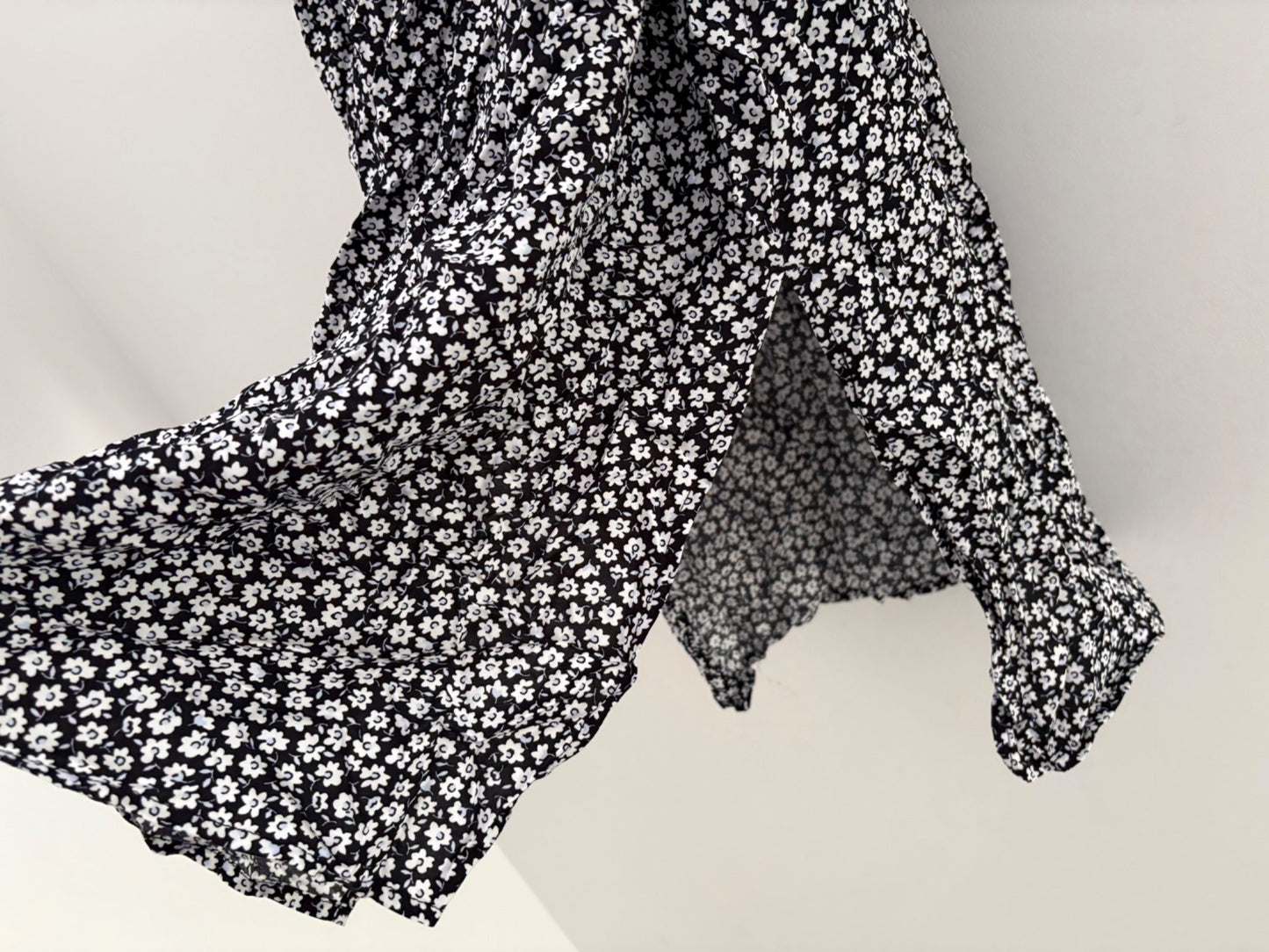 H&M MAMA Short-Sleeve Wrap-Front Nursing Dress, Black/Floral, Size M, NWT, Maternity M (8-10)