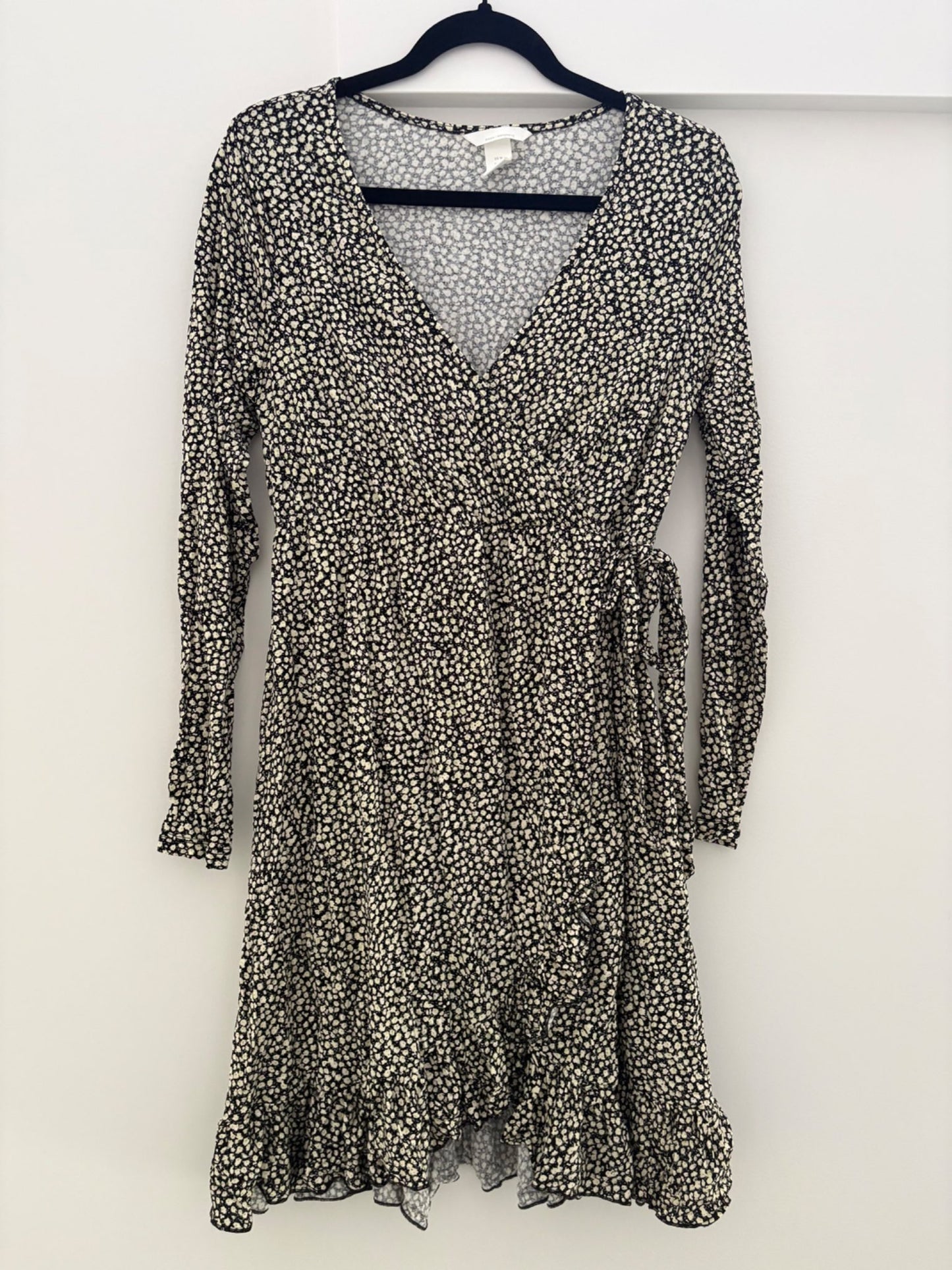 H&M MAMA Long-Sleeve Wrap Dress, Black/Floral, Size M, NWOT, Maternity M (8-10)