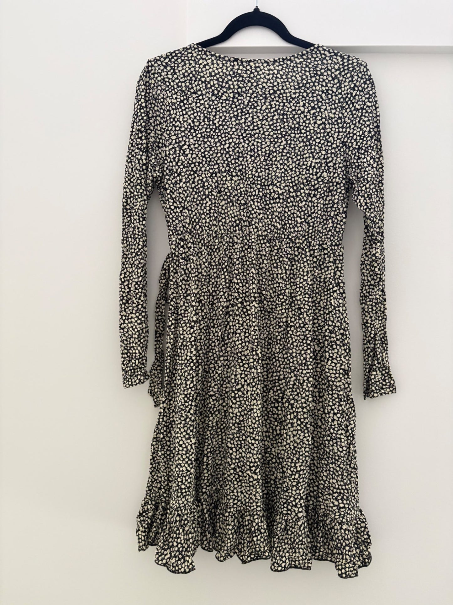 H&M MAMA Long-Sleeve Wrap Dress, Black/Floral, Size M, NWOT, Maternity M (8-10)