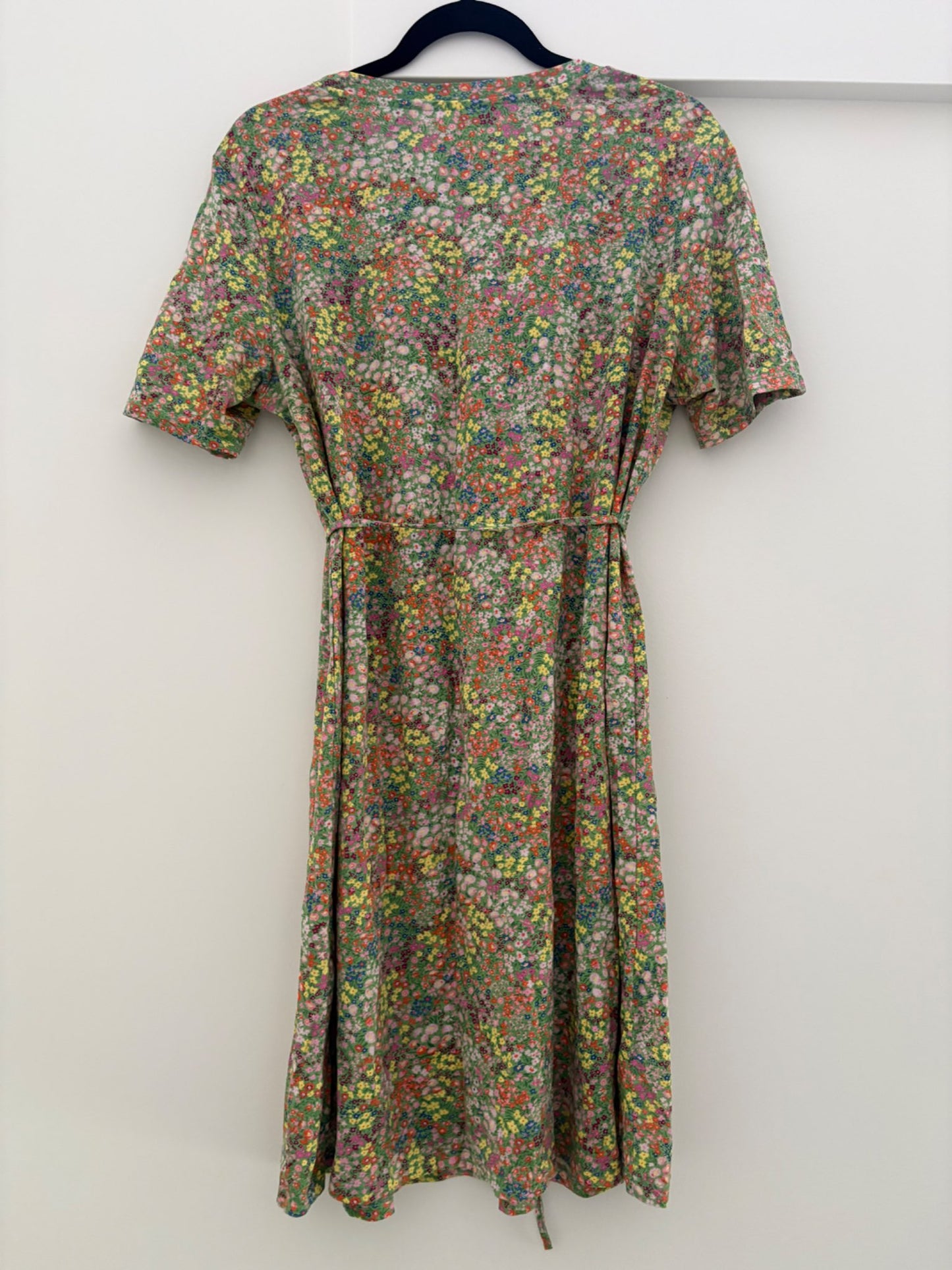 H&M MAMA Short-Sleeve Tie-belt Jersey Dress, Light Green/Small Flowers, Size M, Maternity M (8-10)