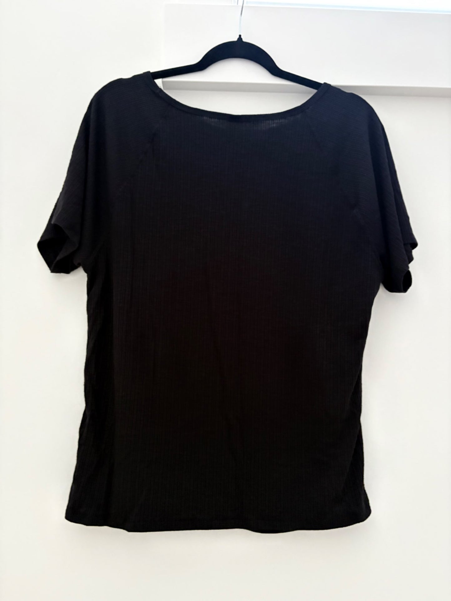 Old Navy Maternity Luxe Ribbed Slub-Knit Nursing T-Shirt, Black, Size M, Maternity M (8-10)
