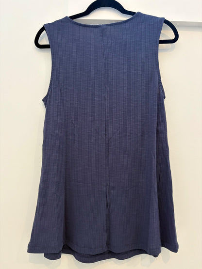 Old Navy Maternity Sleeveless Slub-Knit Twist-Front Double-Layer Nursing T-Shirt, Volcanic Glass, Size M, Maternity M (8-10)