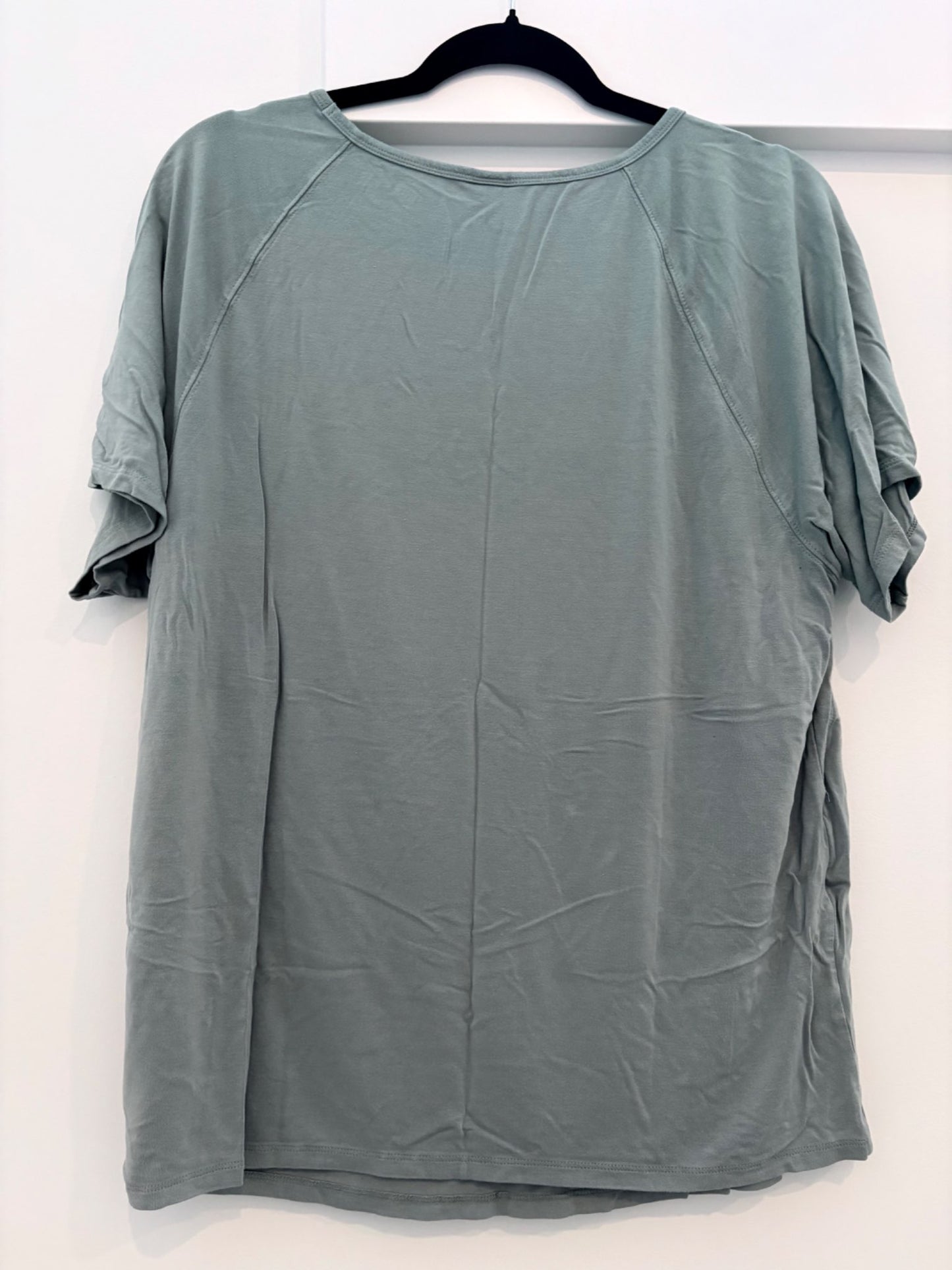 Old Navy Maternity Luxe Nursing T-Shirt, Silver Sage, Size M, Maternity M (8-10)