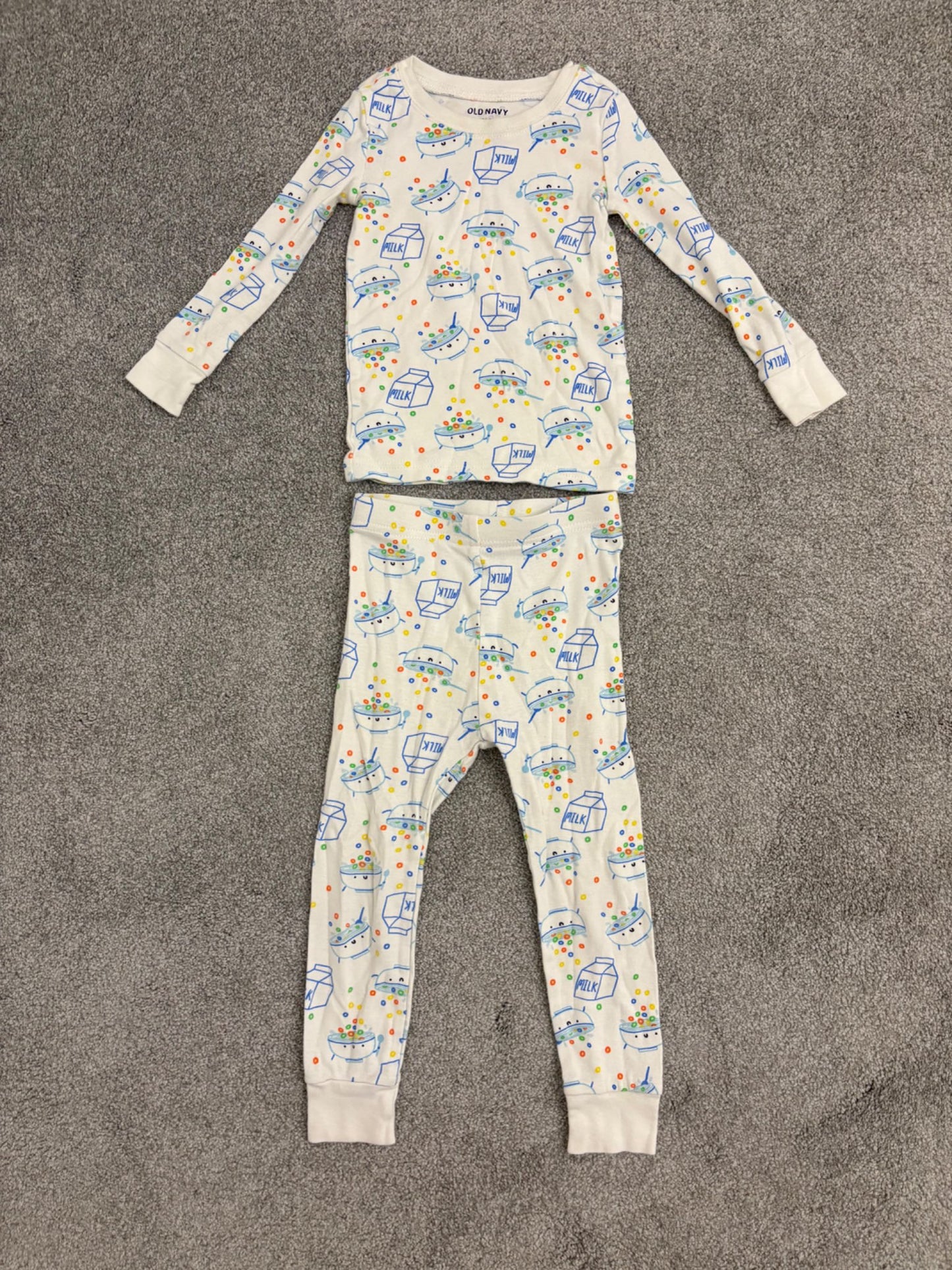 Old Navy Unisex Snug-Fit Printed Cereal and Milk Pajama Set for Toddler, 3T, Kids 3T