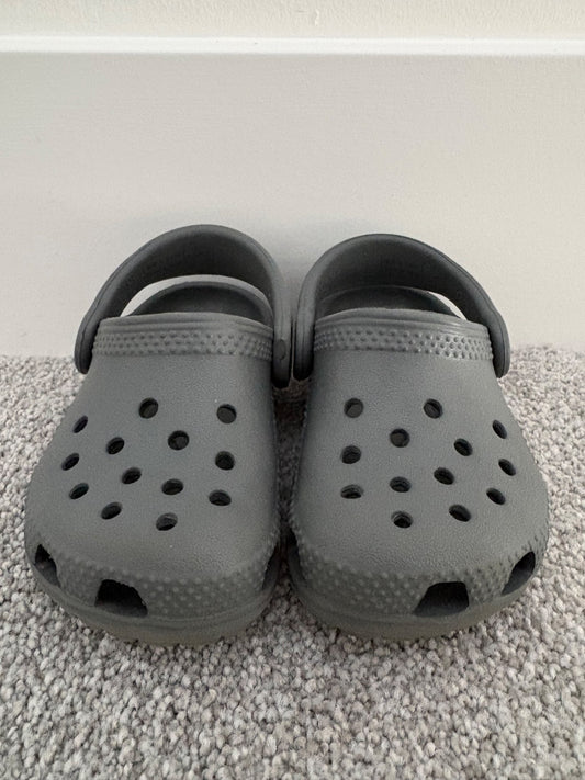 Crocs Toddler Classic Clog, Grey, Size C5, Shoes 5 (Walkers:12-24 mth)