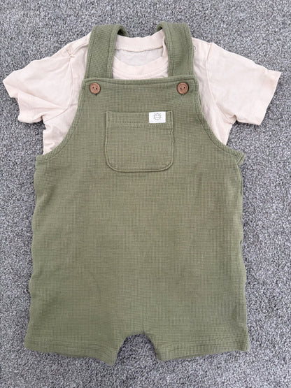 H&M 2 Piece Set, T-shirt and Overall shorts, 9 months, Kids 9 Month (6-9M)