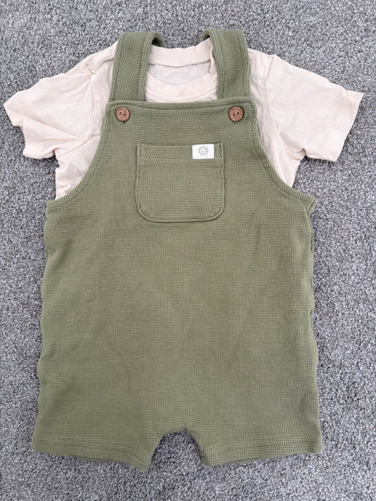 H&M 2 Piece Set, T-shirt and Overall shorts, 9 months, Kids 9 Month (6-9M)
