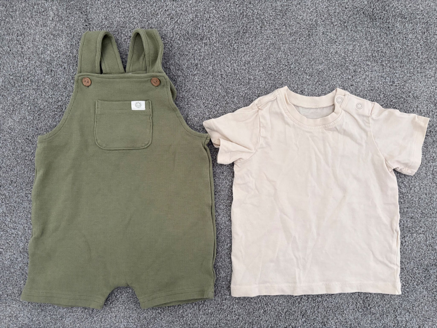H&M 2 Piece Set, T-shirt and Overall shorts, 9 months, Kids 9 Month (6-9M)