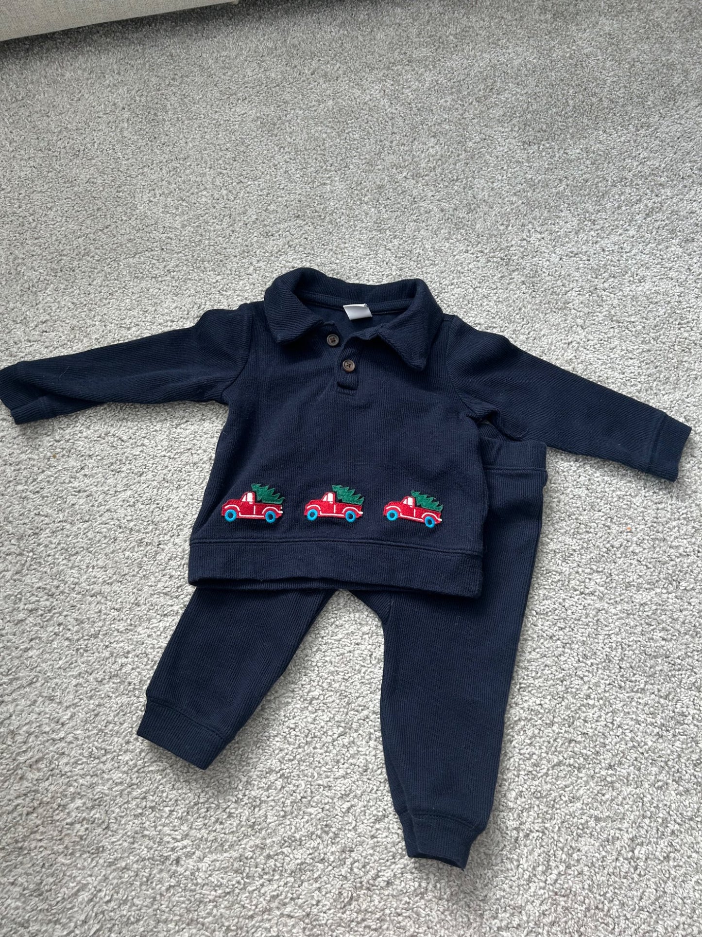 Old Navy Holiday Outfit , Kids 9 Month (6-9M)