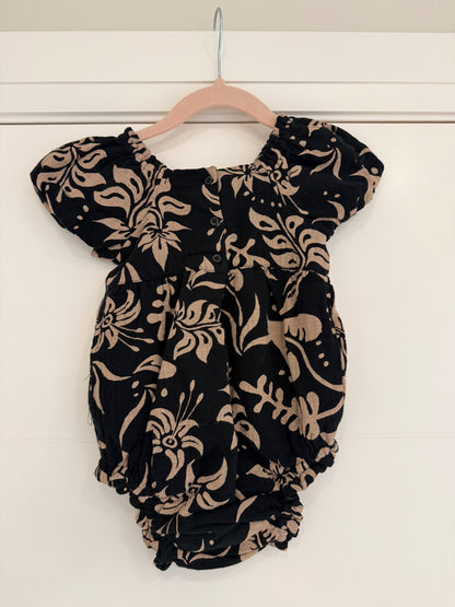 Gap Onesie, Kids 12 Month (9-12M)