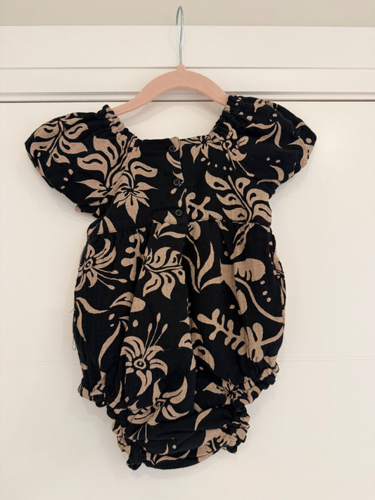 Gap Onesie, Kids 12 Month (9-12M)