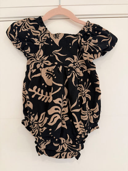 Gap Onesie, Kids 12 Month (9-12M)