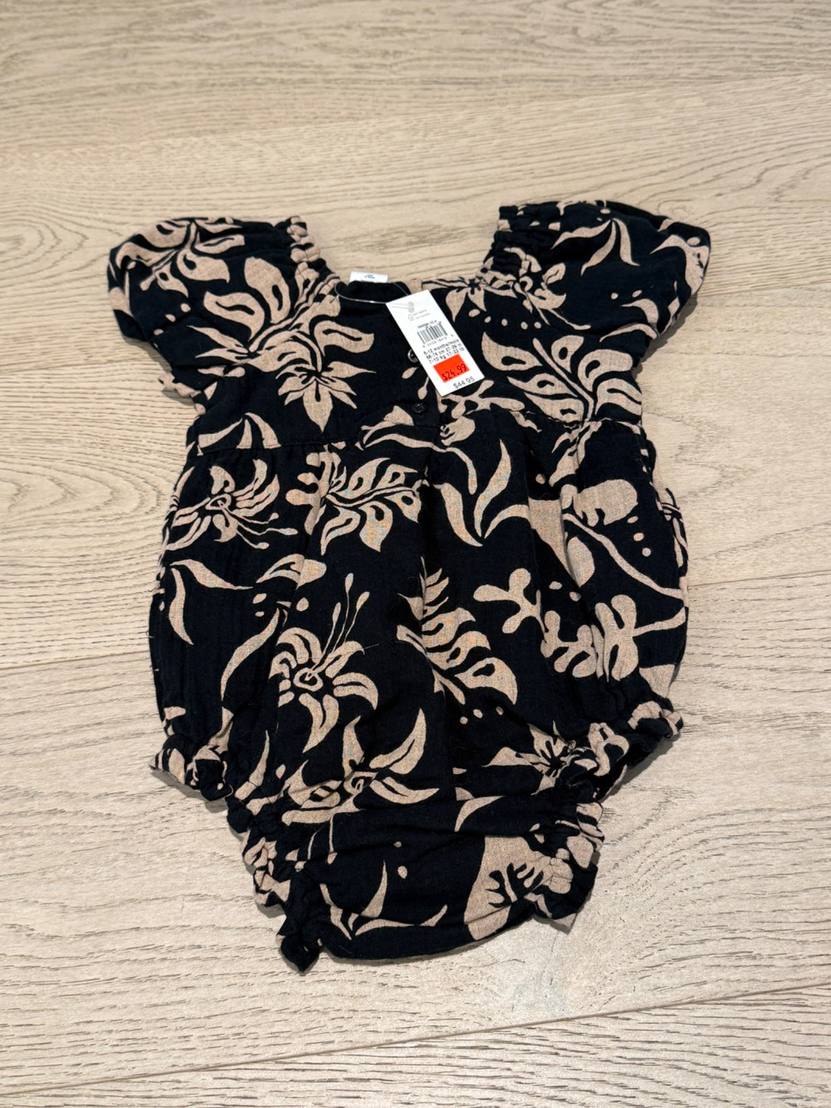 Gap Onesie, Kids 12 Month (9-12M)