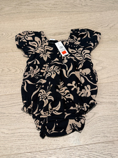Gap Onesie, Kids 12 Month (9-12M)