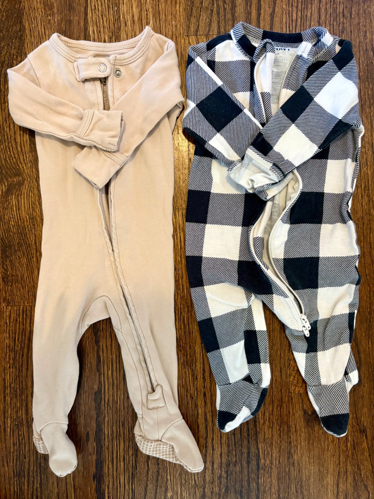 Onesie Sleepers, 0-3 months, Old Navy and L’ovedbaby, Kids 3 Month (0-3M)