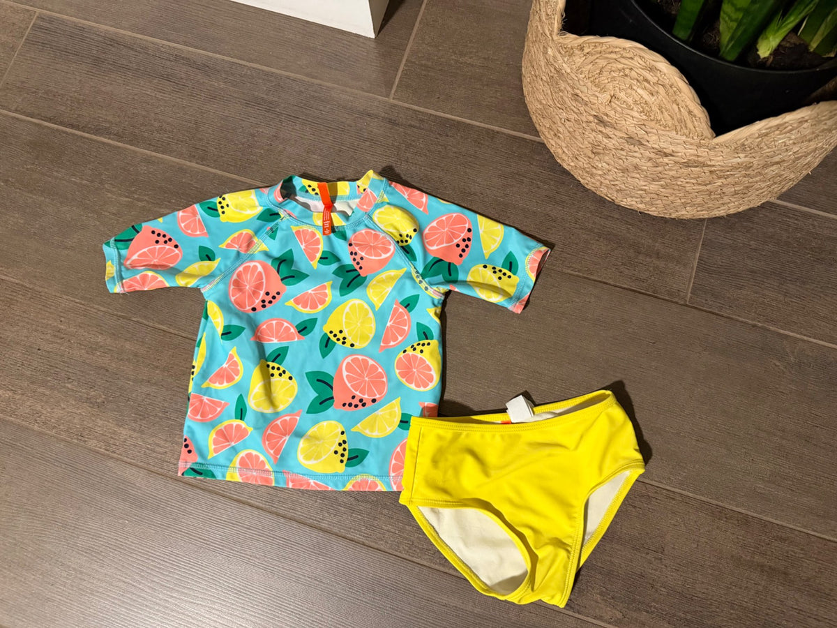 Adorable lemon swimsuit size 4 , Kids 4/4T