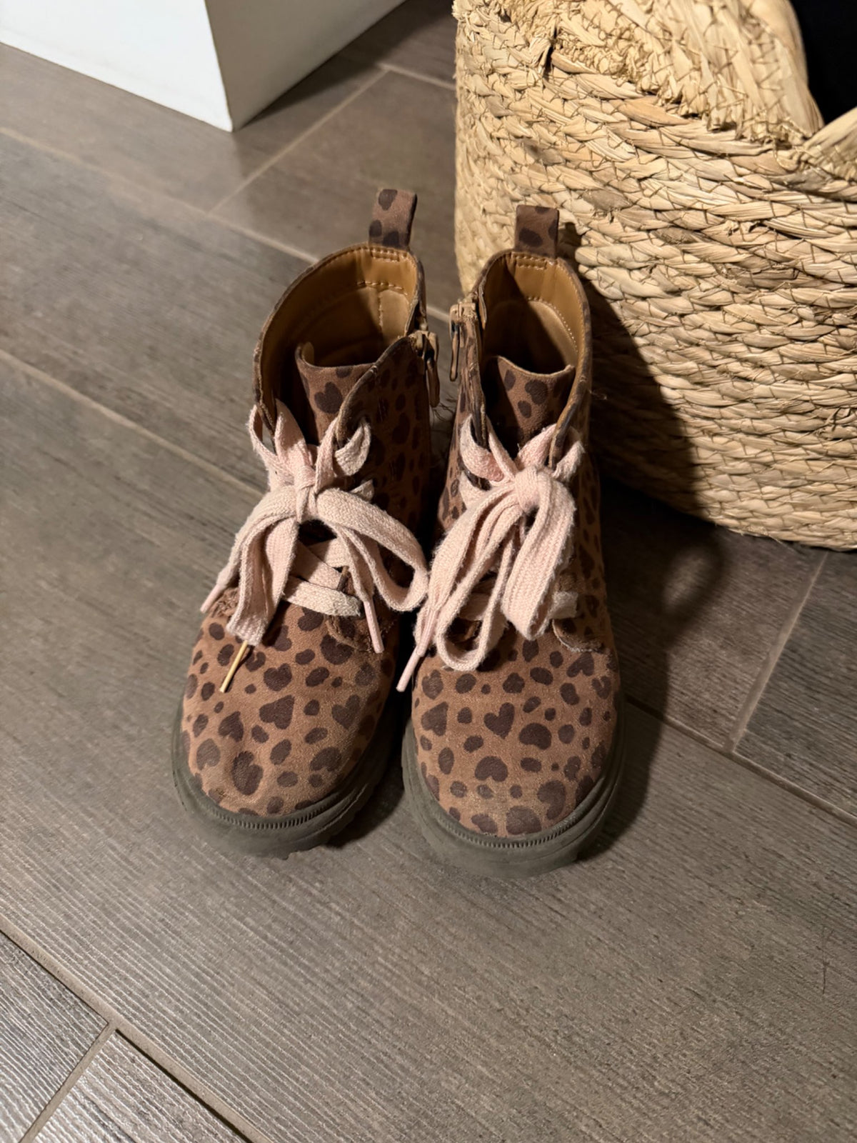 Cat & Jack  cheetah boots 11, Shoes 11 (Toddler:2-4yr)