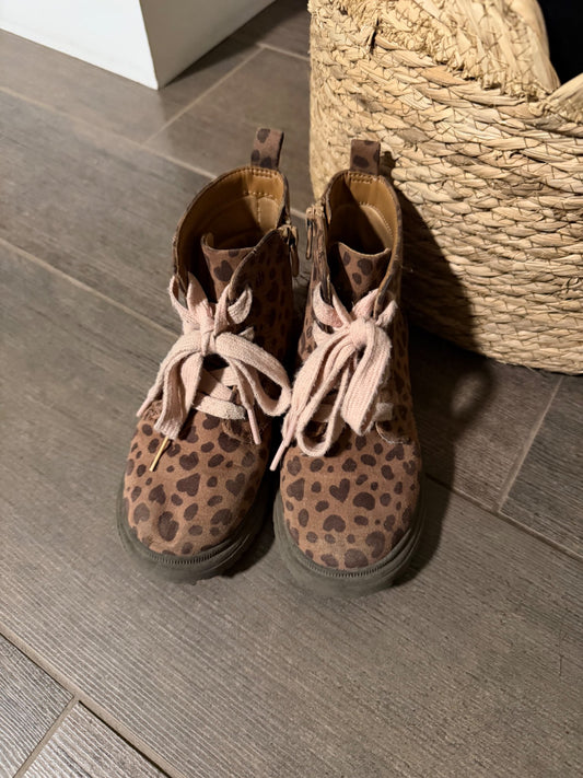 Cat & Jack  cheetah boots 11, Shoes 11 (Toddler:2-4yr)