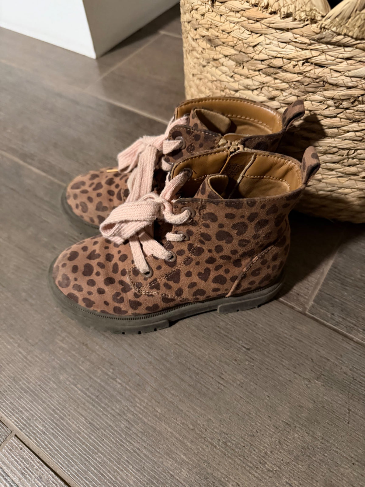 Cat & Jack  cheetah boots 11, Shoes 11 (Toddler:2-4yr)