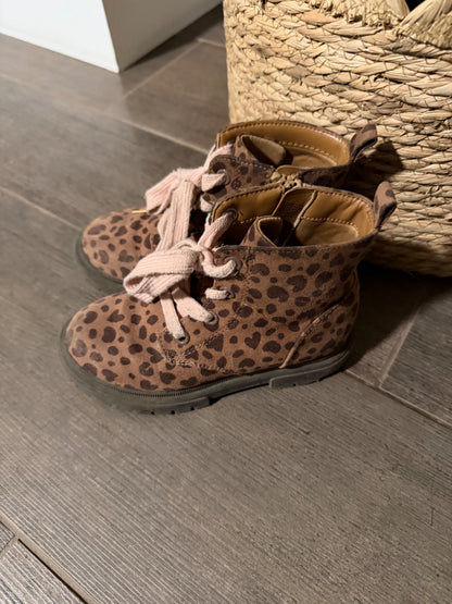 Cat & Jack  cheetah boots 11, Shoes 11 (Toddler:2-4yr)