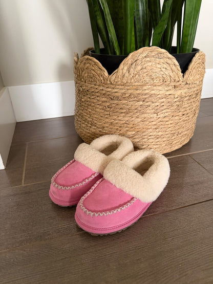 Manitobah muckluck slippers size 11, Shoes 11 (Toddler:2-4yr)