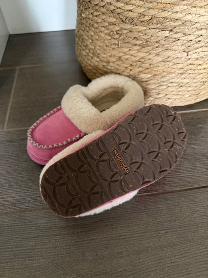 Manitobah muckluck slippers size 11, Shoes 11 (Toddler:2-4yr)