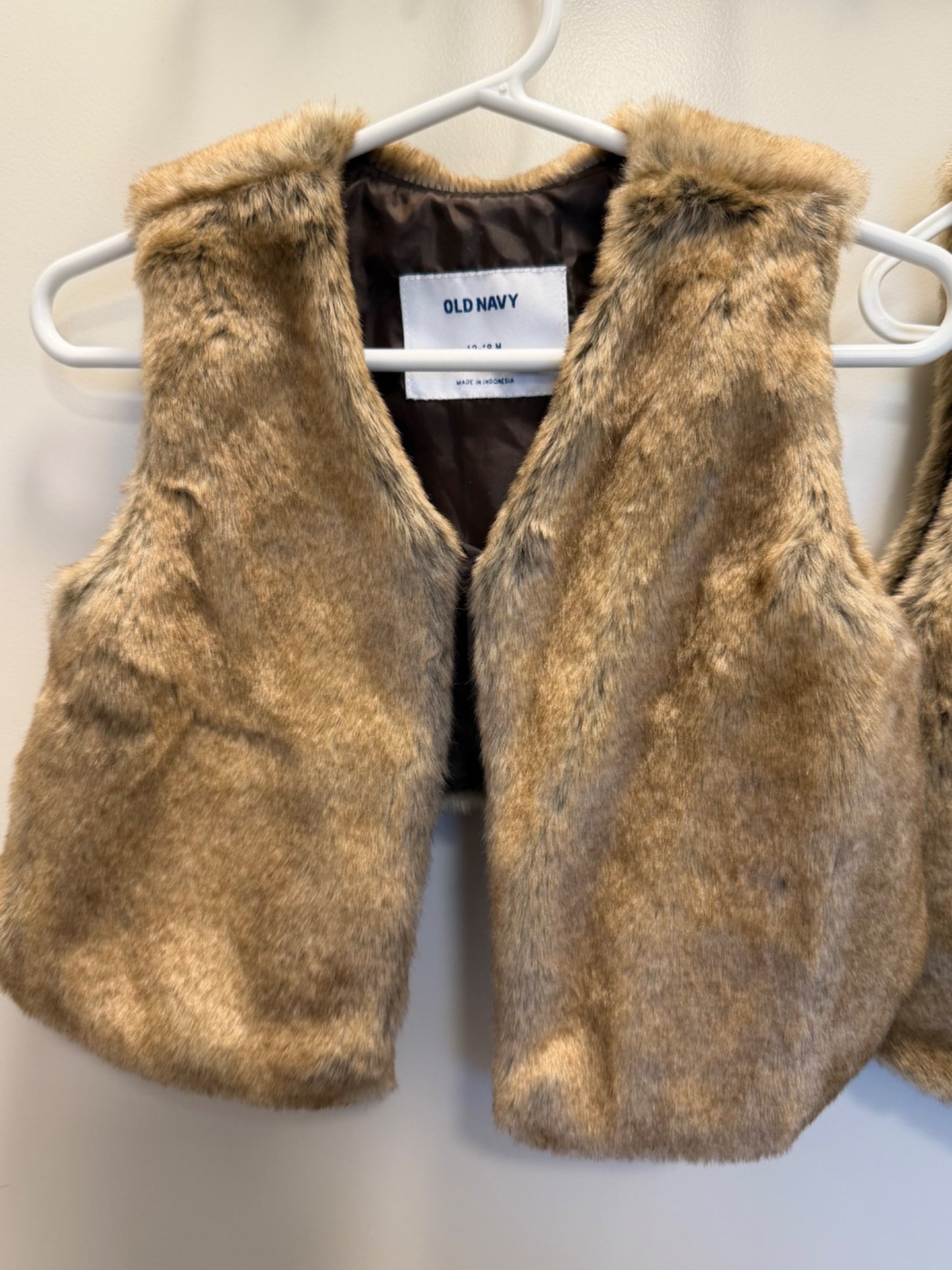 Matching faux fur vests 12-18 months & 4T , Kids 18 Month (12-18M)