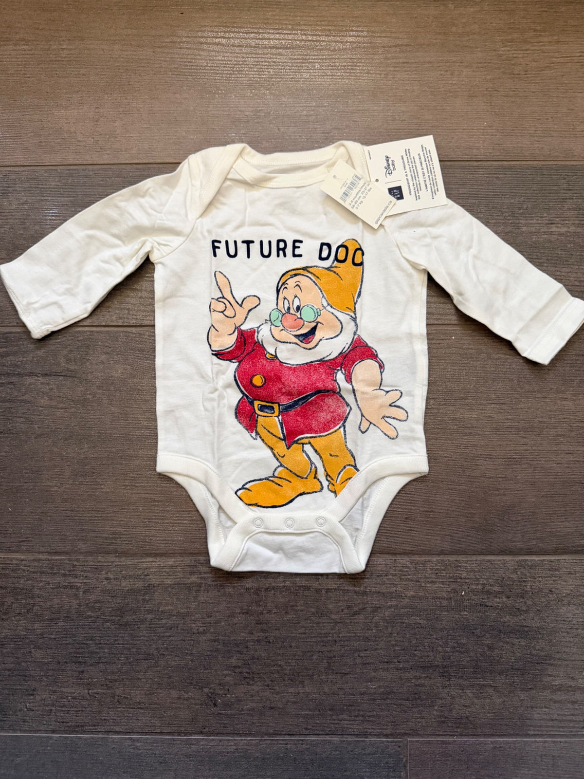 Disney onesie 3 months NWT, Kids 6 Month (3-6M)