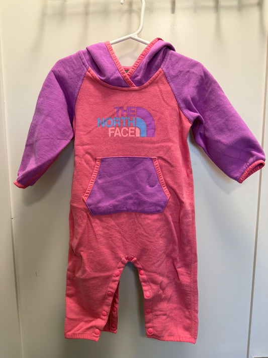 North Face onesie & boots  6-12 months , Kids 6 Month (3-6M)