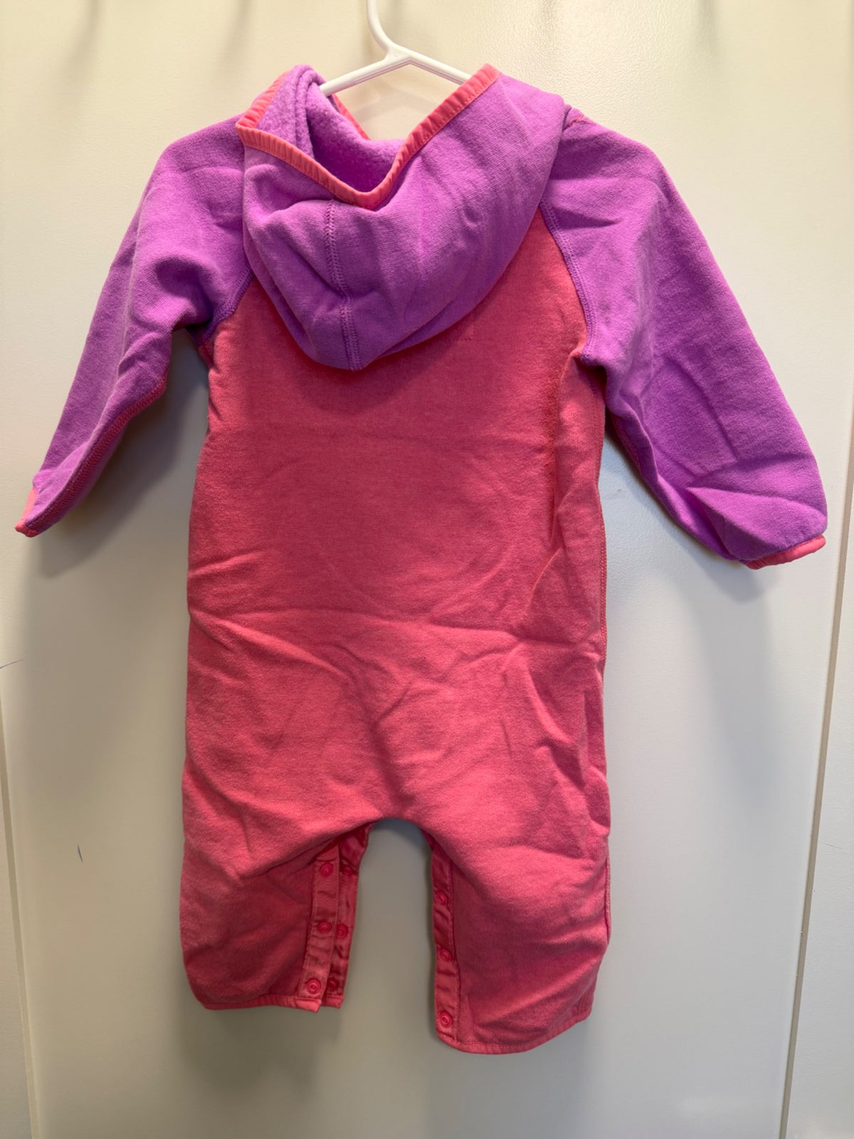 North Face onesie & boots  6-12 months , Kids 6 Month (3-6M)