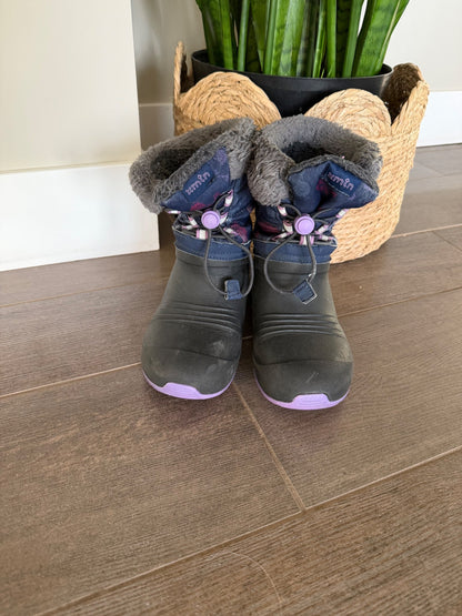 Snow boots size 1 , Shoes 1 (Kids:4-8yr)