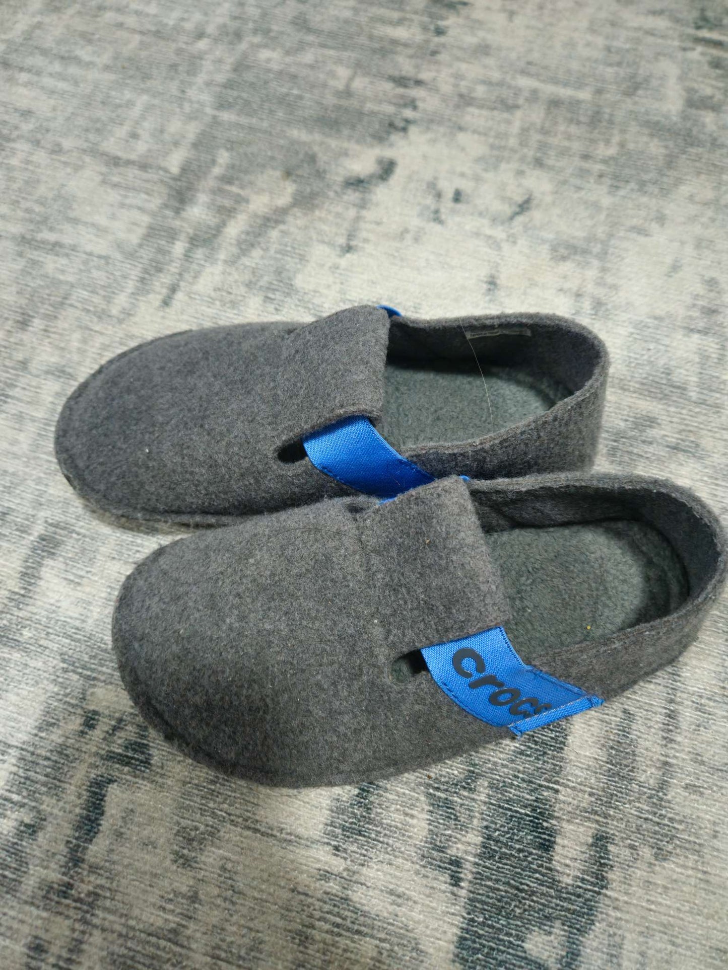 Crocs Indoor Slippers, Shoes 2 (Kids:4-8yr)