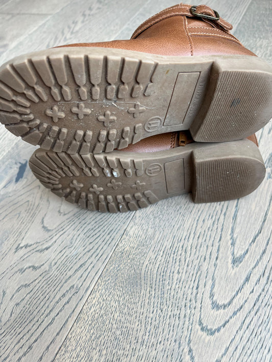 Old navy dress boots, Shoes 11 (Toddler:2-4yr)